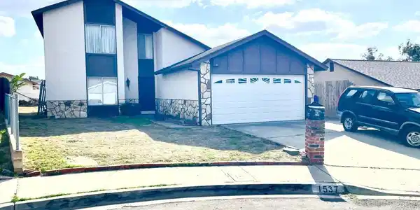1537 Grewia Ct