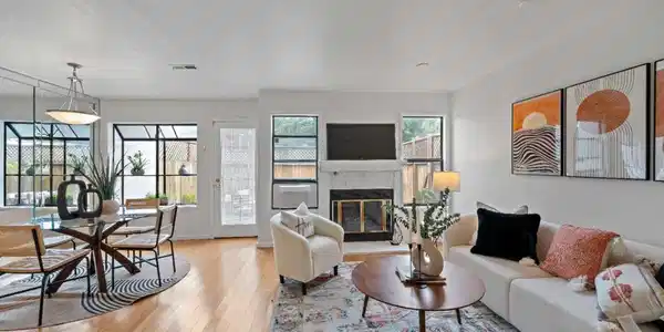 121 Creekside Court