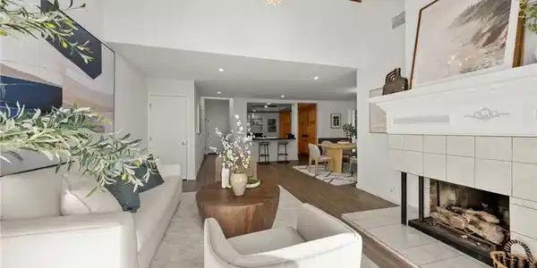 8180 Manitoba