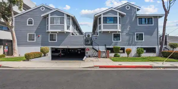 4345 W 154th Street