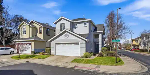 1 Avocet Ct