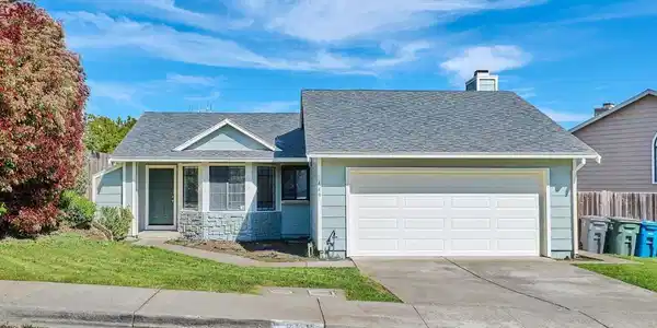 449 Topsail Dr