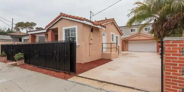 14425 Prairie Avenue
