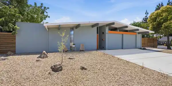 3998 Salem St