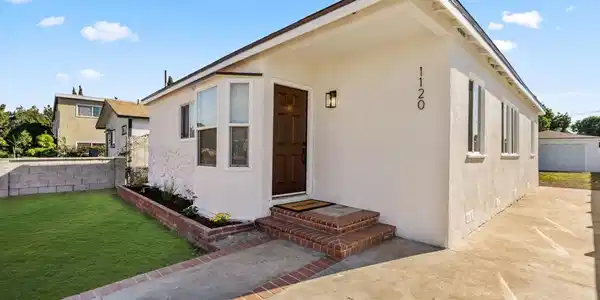 1120 256th Street W