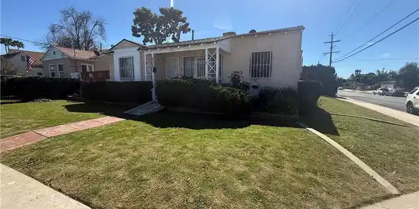 1128 W Dolores