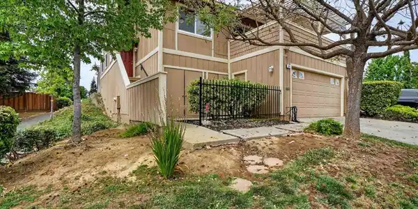 322 Thistle Cir