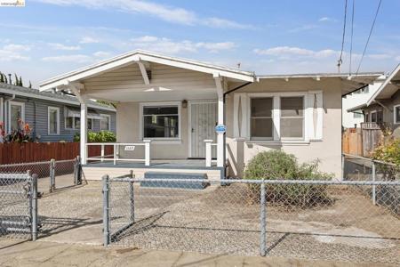 1147 Huff AVE