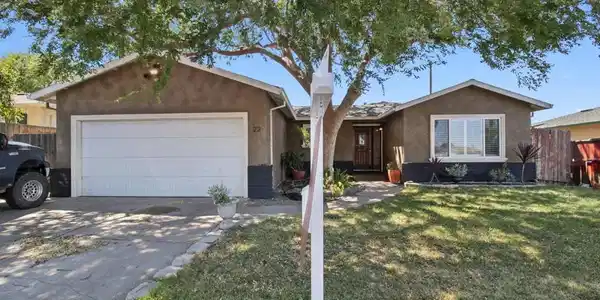 22 Orinda Cir