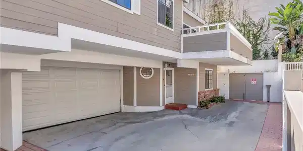 1924 Mathews Avenue