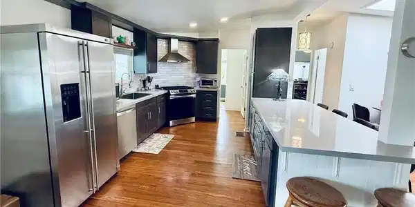 2275 W 25th