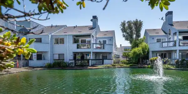 20 Eddystone Court