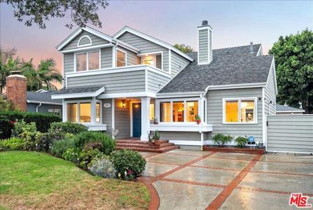 2810 Granville Avenue