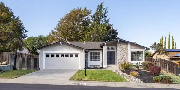 2218 Daffodil Dr