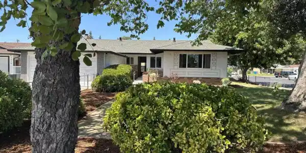 2680 Crest Court