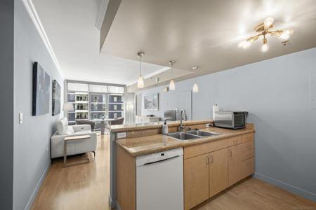 425 W Beech