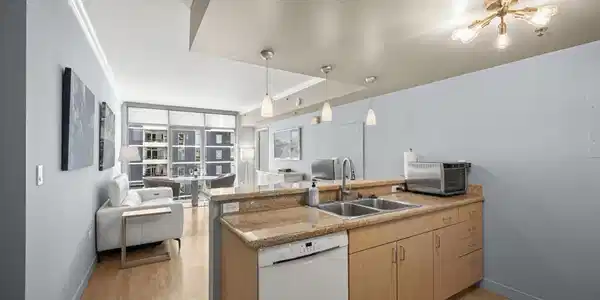 425 W Beech