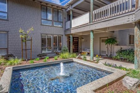 10 Mansion Court