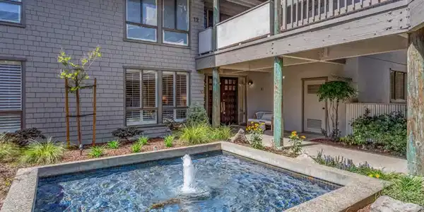 10 Mansion Court