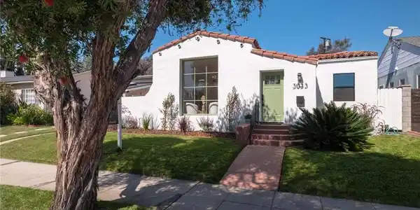 3033 Urban Avenue