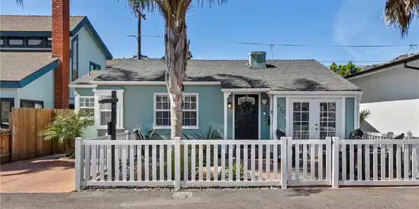 220 Capistrano Ave