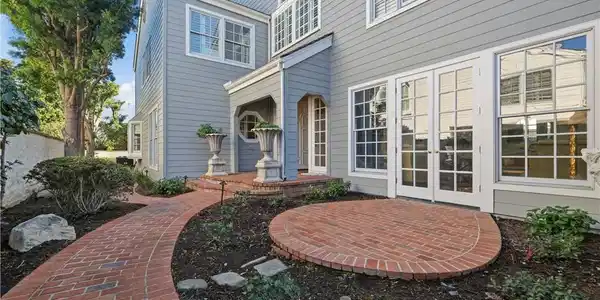 18 Hillsdale