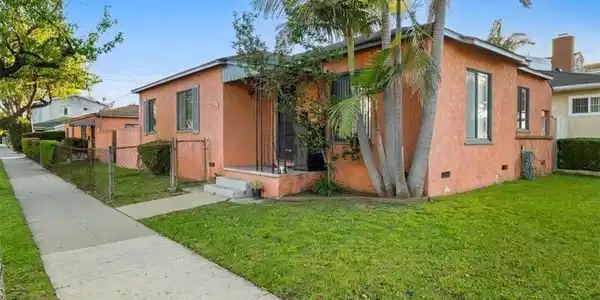 16903 Freeman
