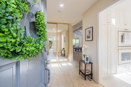 33 Country Club Gate