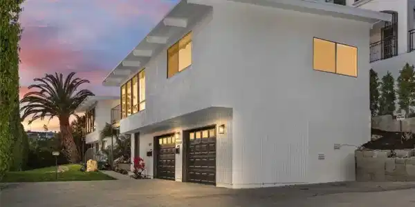 2516 Bayside Drive