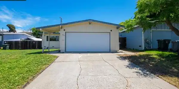 322 Los Cerritos Dr.