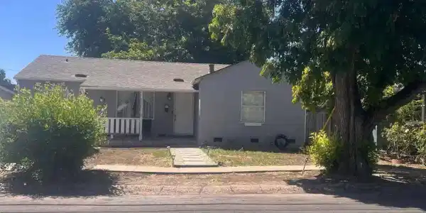 2428 Crescent Dr