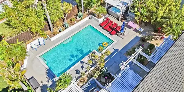 17982 Dellglen Circle