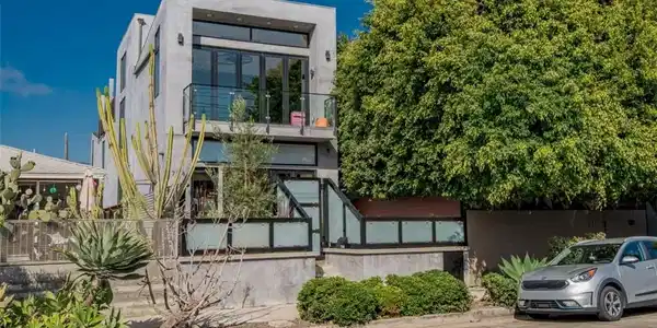 708 Hampton Drive