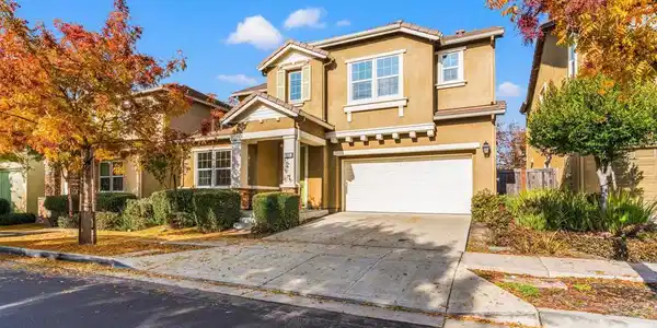 1525 Middle Ln