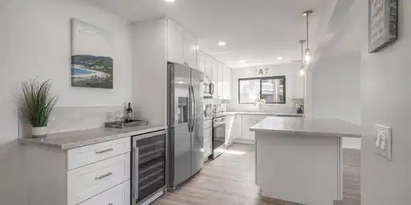 4705 Marina