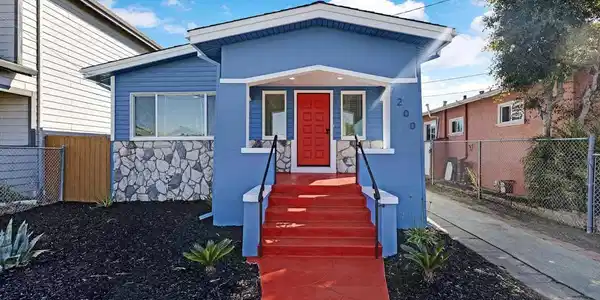 7200 Favor St