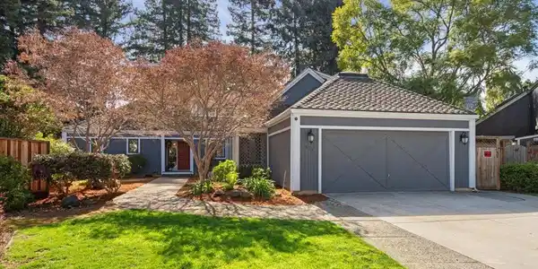 411 Hedgerow Court