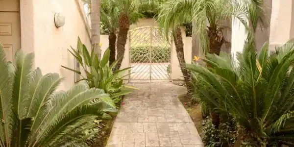 2862 Torrey Pines Rd