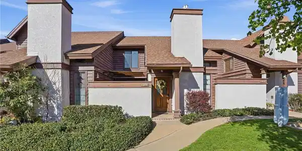 232 S Elm