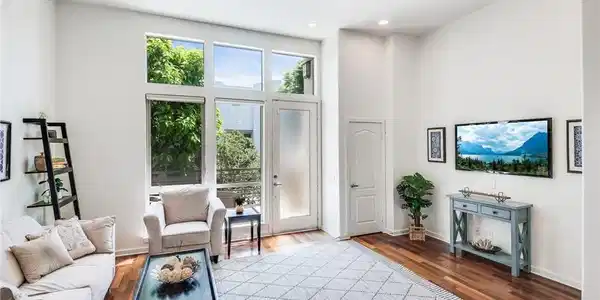 5403 W 149th Place
