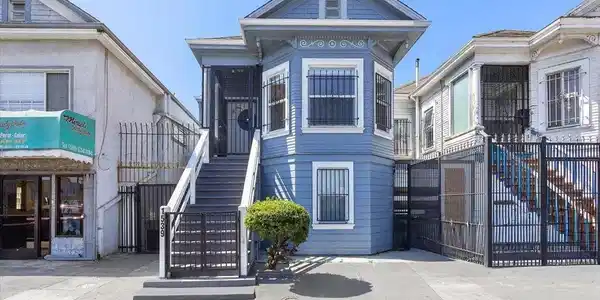 1539 1539 International Blvd