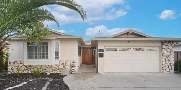 958 Leith Avenue