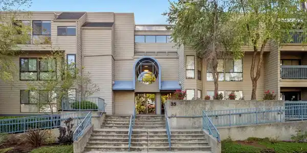 35 W 20th Avenue