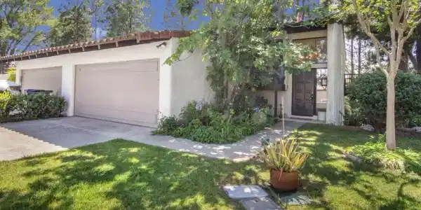 8 Aspen Way