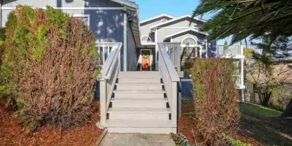 765 Bayview Ct