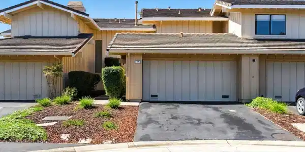 10 Azalea Lane