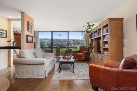 2564 Navarra Dr