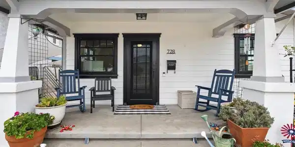 728 Church Ave