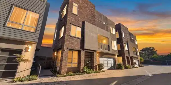 821 Brickyard