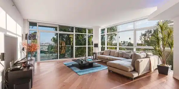 13700 Marina Pointe Drive